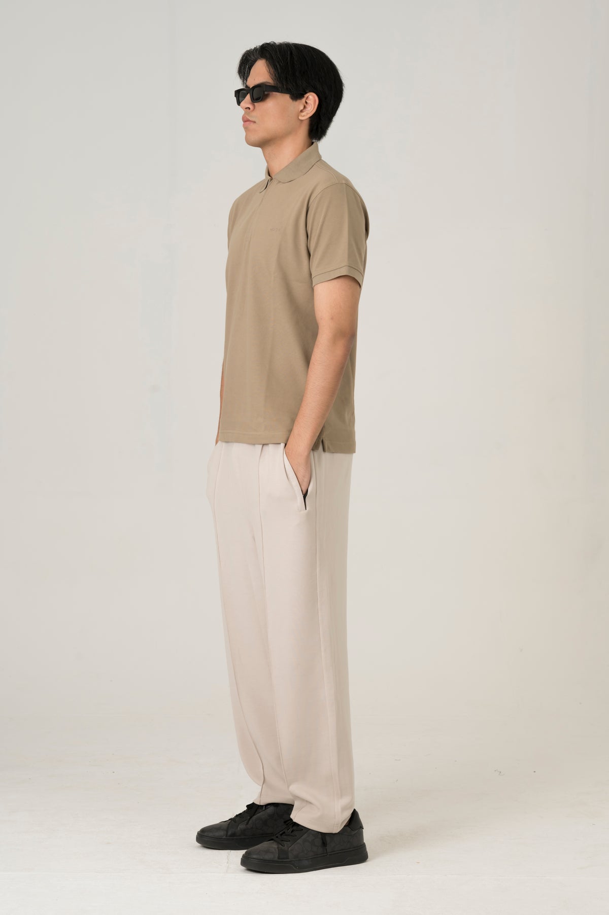 Cloud Beige pleated trouser